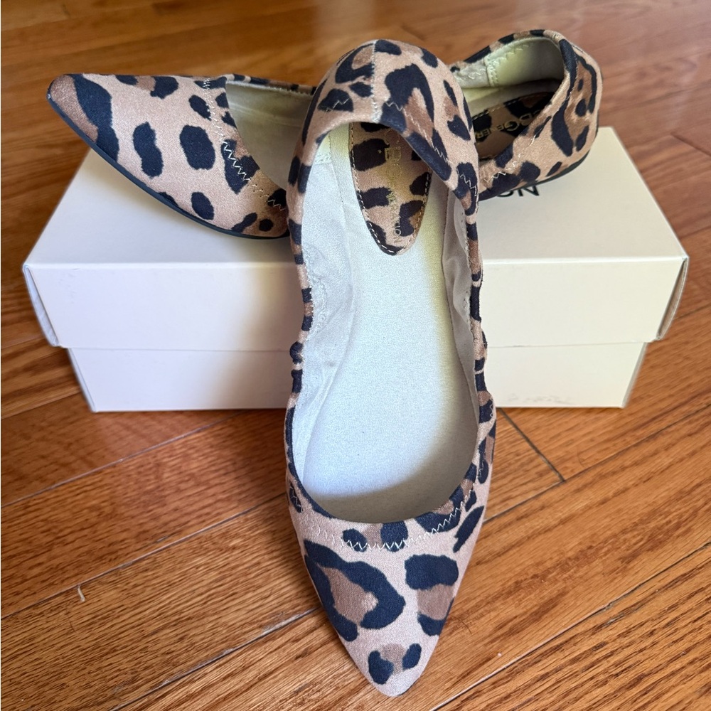 BCBGeneration Leopard Print Women's Flats Size 7.5 NWT